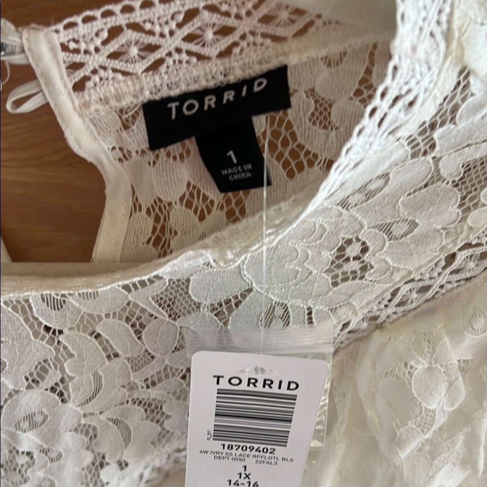 Torrid White Lace Ruffle Top - Picture 2 of 4